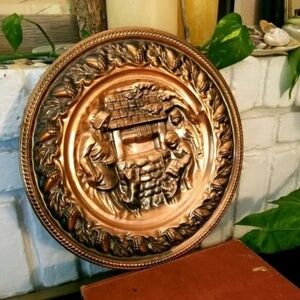 Vintage Coppercraft Guild Round Wall Hanging Water Well Scene Acorns Embossed